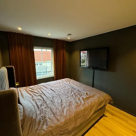 Big 2 Bedrooms 10 Min From Granasen, Vm2025 Daire